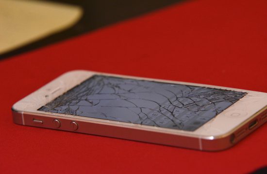 iphone, razbijeni mobitel