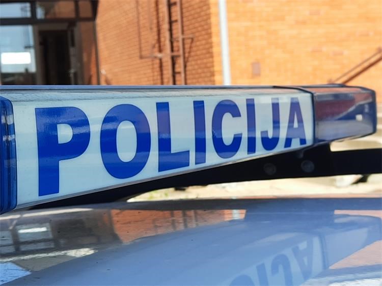 U Puli pronađena dva tijela: Jedna osoba odvedena u policijsku postaju