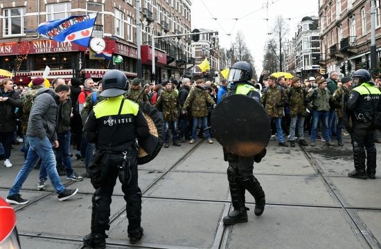 prosvjed protiv koronamjera, amsterdam, nizozemska