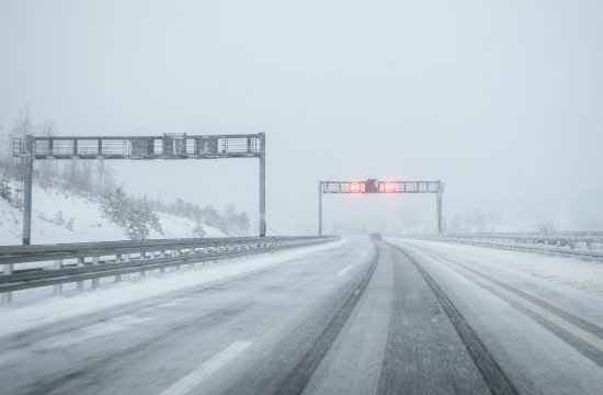 autocesta, zima, snijeg, mraz, skliska cesta, snježni uvjeti