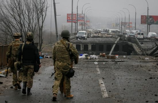 Ukrajinska vojska, vojnici, puška, oružje, Irpinj, Kijev