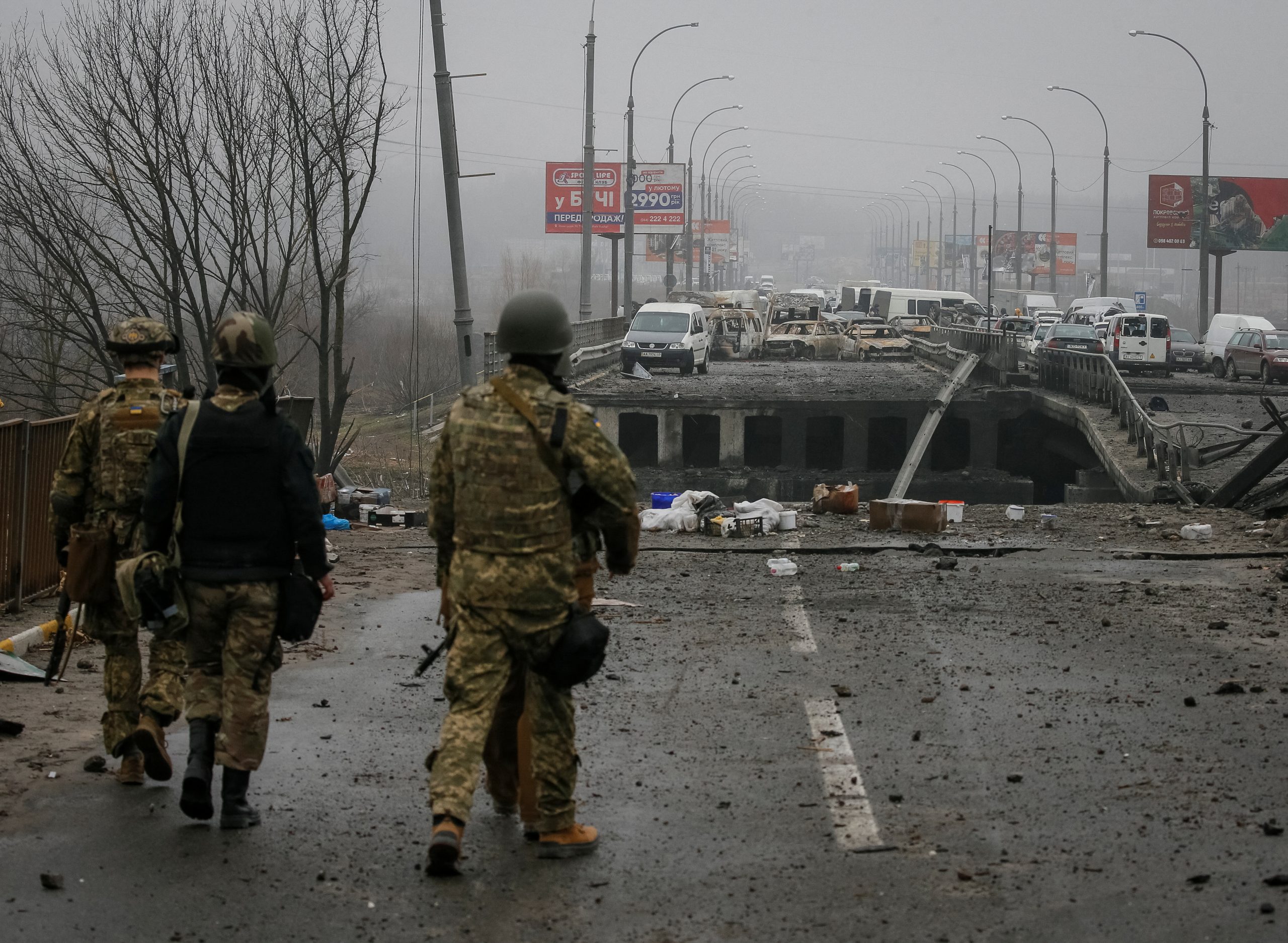 Ukrajinska vojska, vojnici, puška, oružje, Irpinj, Kijev