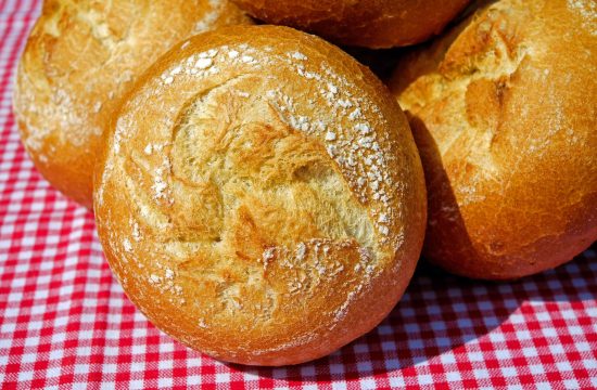 kruh, pekarski proizvod, svjež kruh